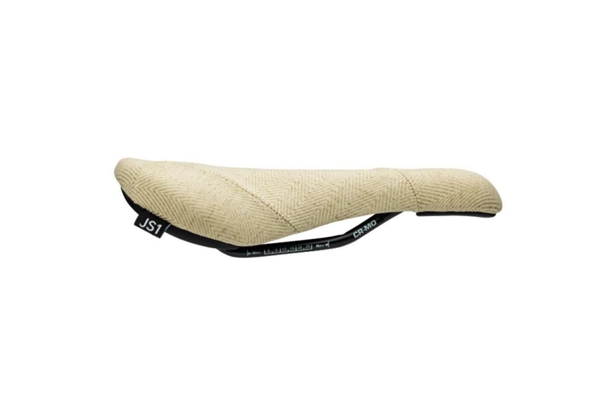 1_selle-title-js1-beach-cloth